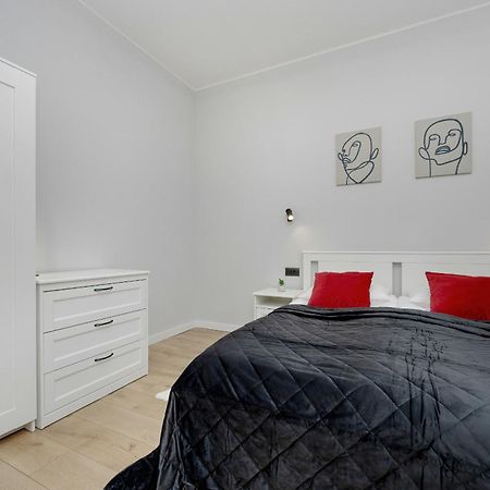 Exclusive Grey And Red Apartment In Warsaw Center By Noclegi Renters Exteriör bild