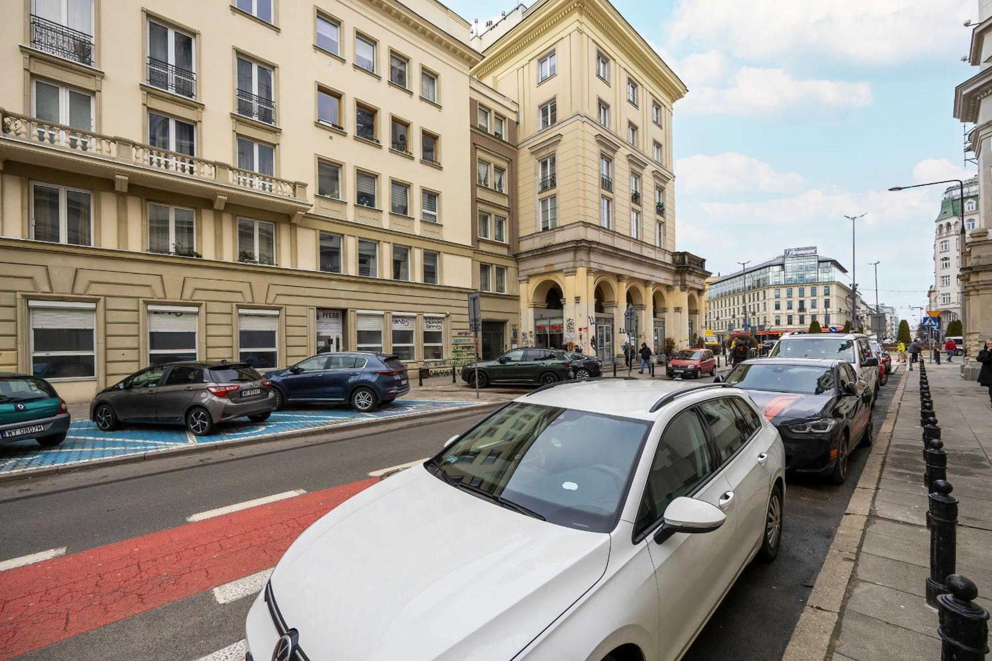 Exclusive Grey And Red Apartment In Warsaw Center By Noclegi Renters Exteriör bild