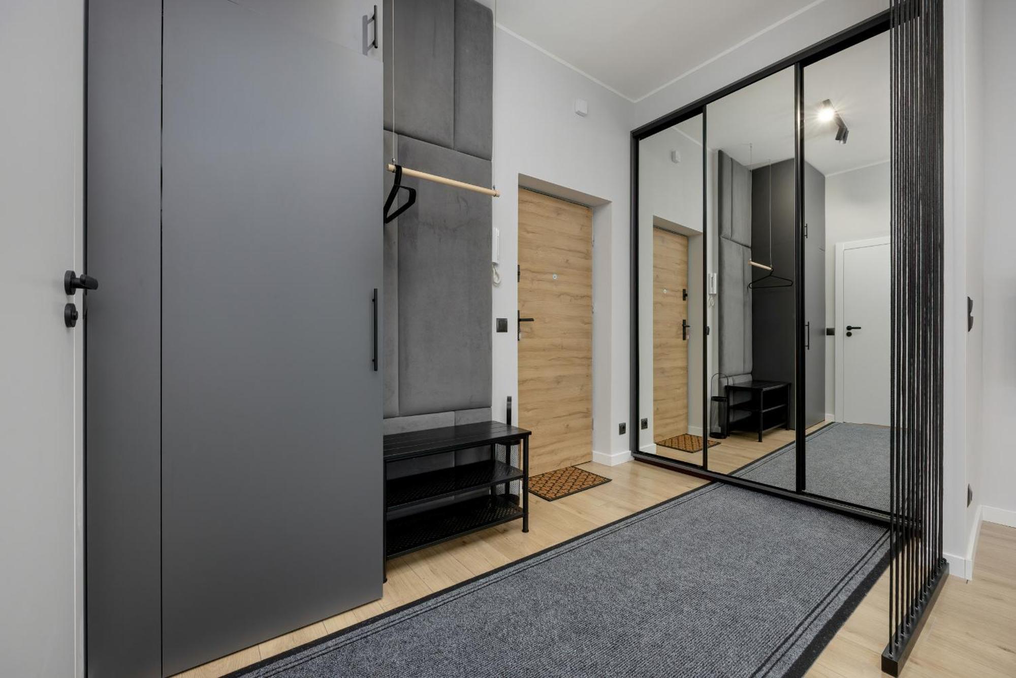 Exclusive Grey And Red Apartment In Warsaw Center By Noclegi Renters Exteriör bild
