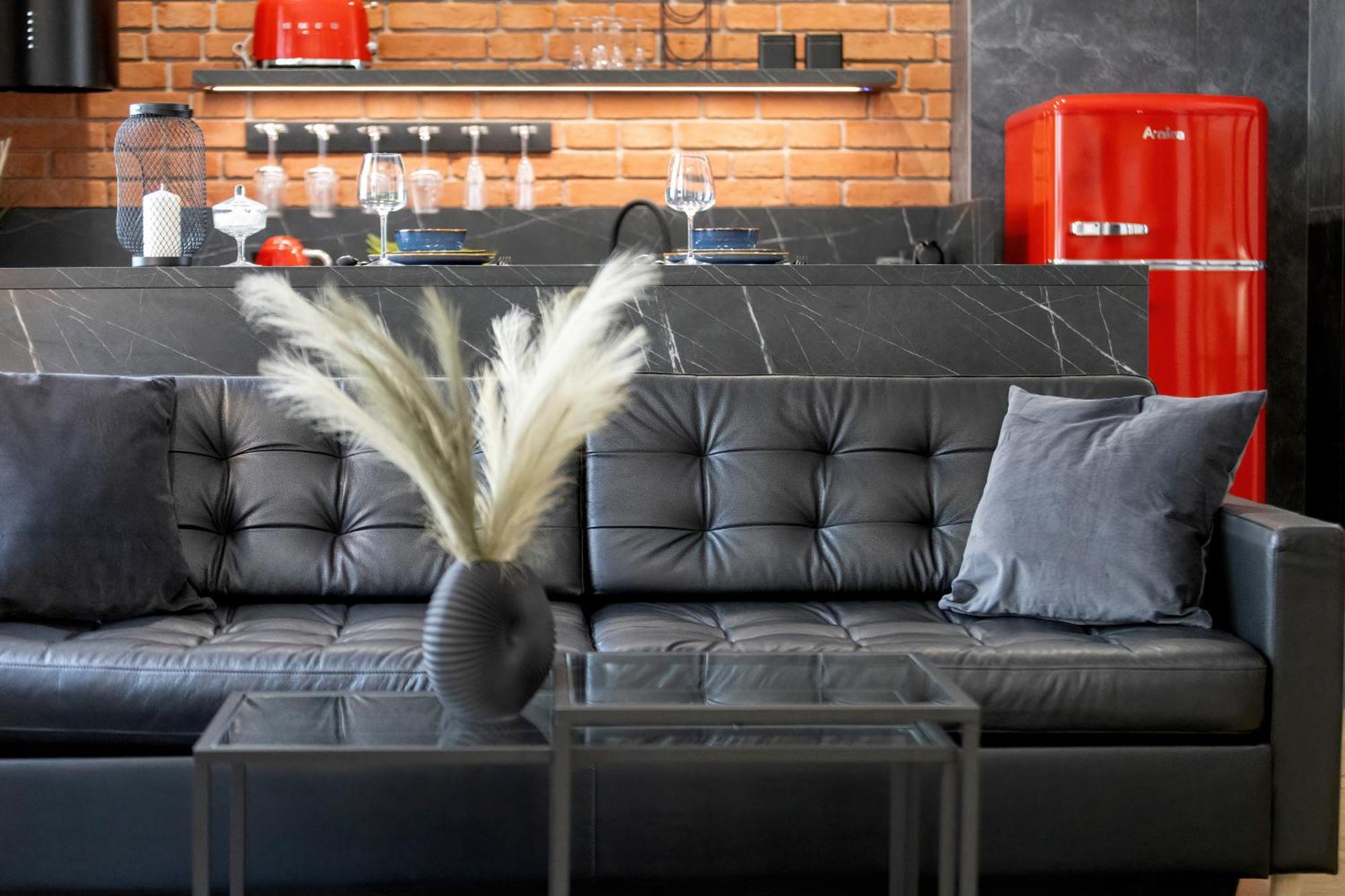 Exclusive Grey And Red Apartment In Warsaw Center By Noclegi Renters Exteriör bild